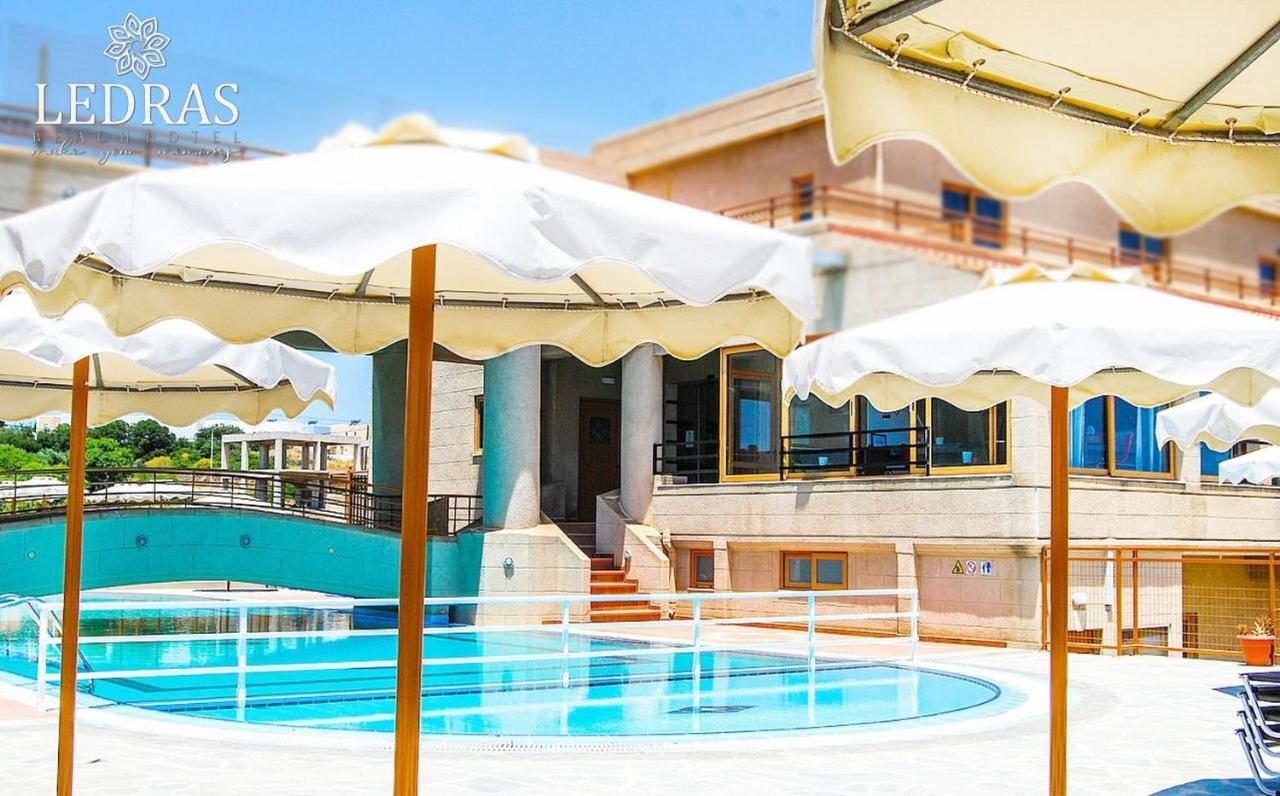 Hotel Ledras ゲンナジー エクステリア 写真