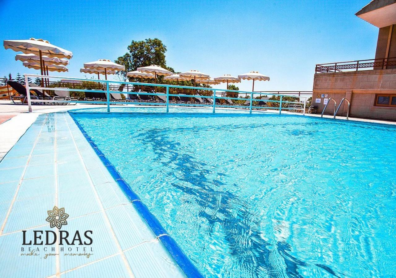 Hotel Ledras ゲンナジー エクステリア 写真